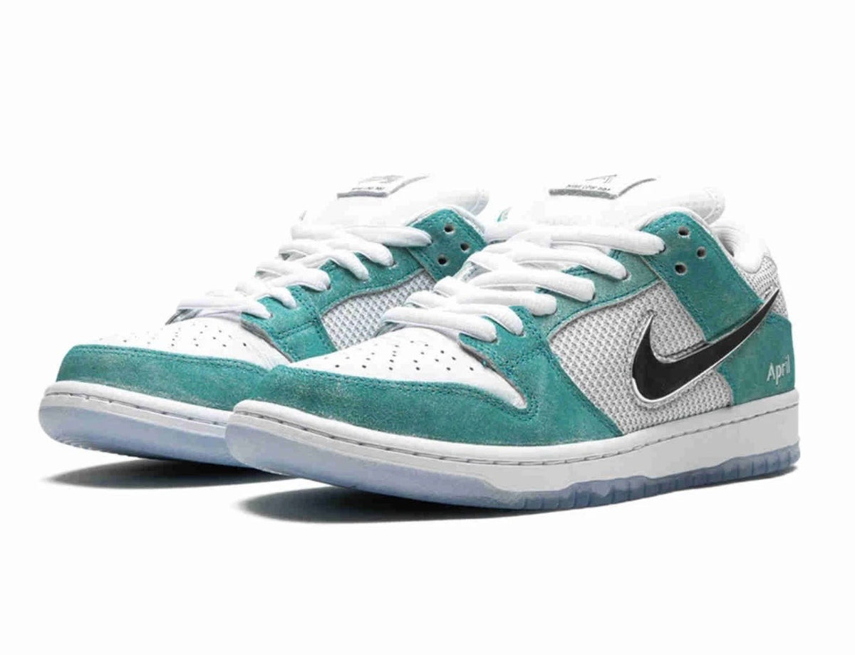 Nike SB Dunk Low April Skateboard